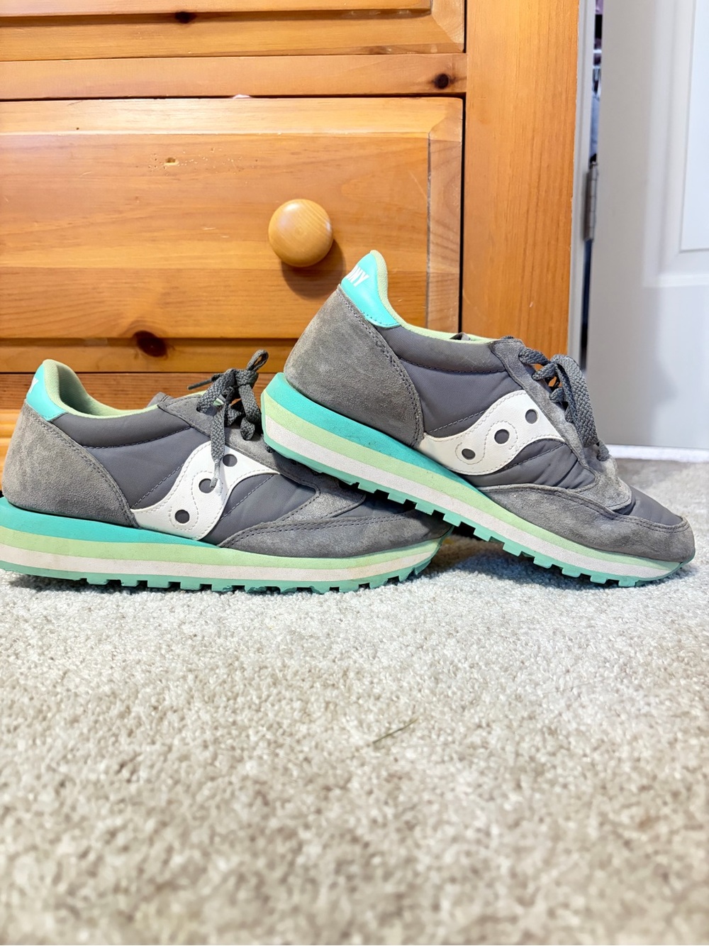 Saucony Gray Suede Sneakers with Mint Accents